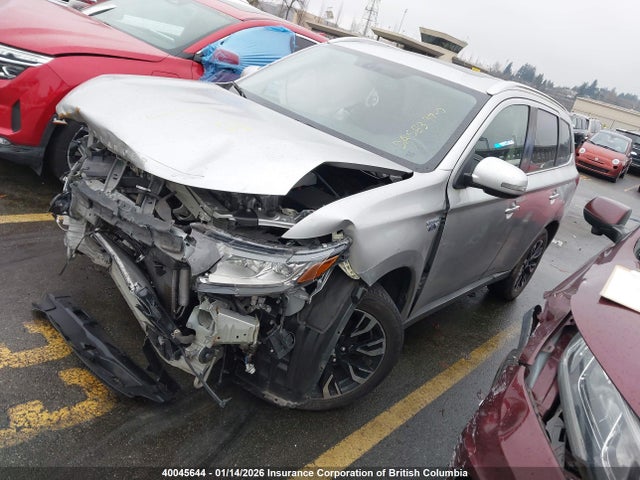 JA4J24A52JZ614314 Mitsubishi Outlander Se/gt