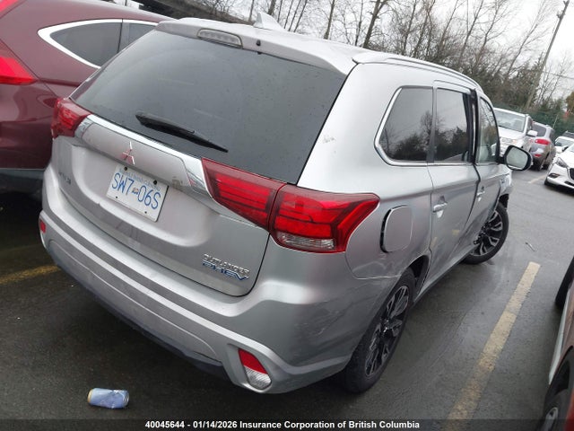 JA4J24A52JZ614314 Mitsubishi Outlander Se/gt