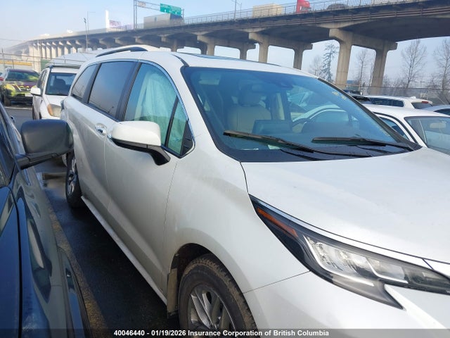 5TDGRKEC5NS108766 Toyota Sienna Le/xle/xse/limited/platinum
