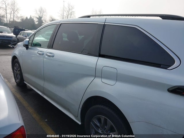 5TDGRKEC5NS108766 Toyota Sienna Le/xle/xse/limited/platinum