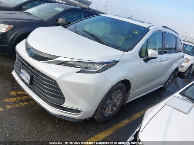 5TDGRKEC5NS108766 Toyota Sienna Le/xle/xse/limited/platinum