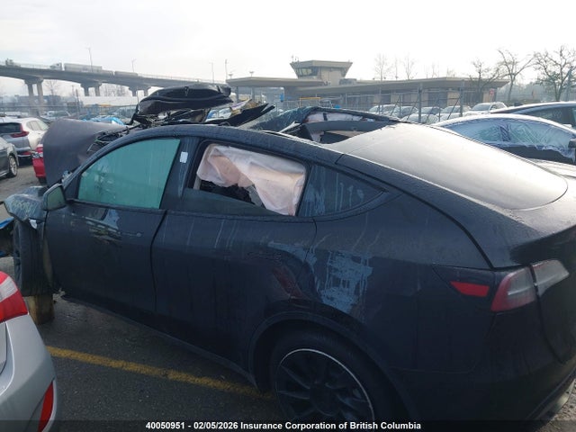7SAYGDEE4RF995443 Tesla Model Y