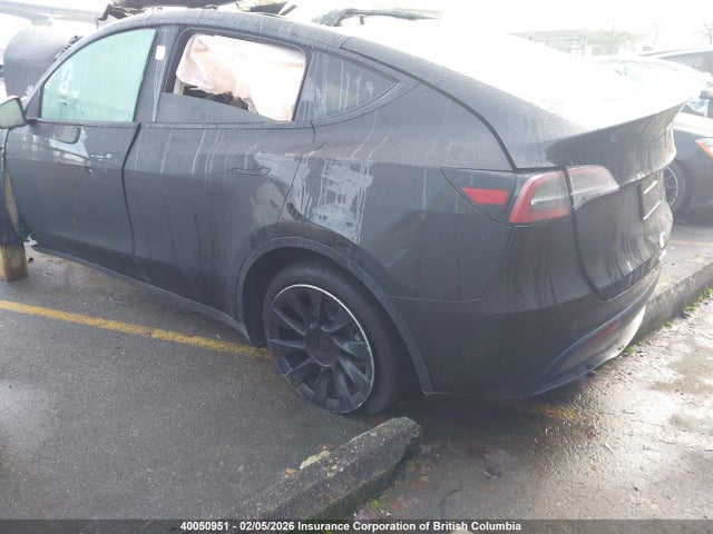 7SAYGDEE4RF995443 Tesla Model Y