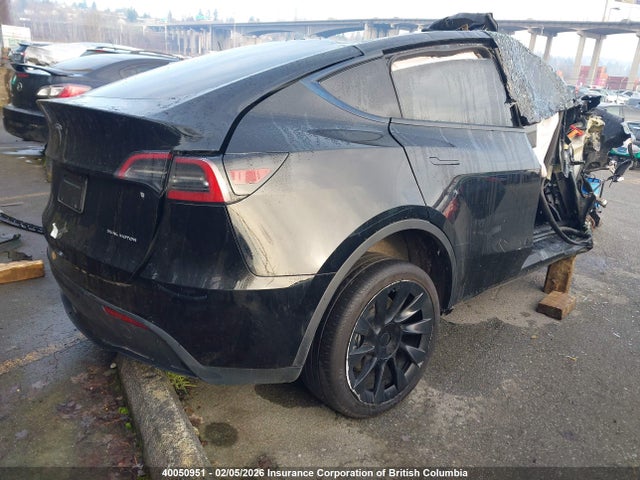 7SAYGDEE4RF995443 Tesla Model Y