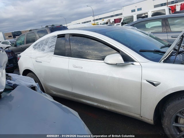 5YJ3E1EA7KF529181 Tesla MODEL 3
