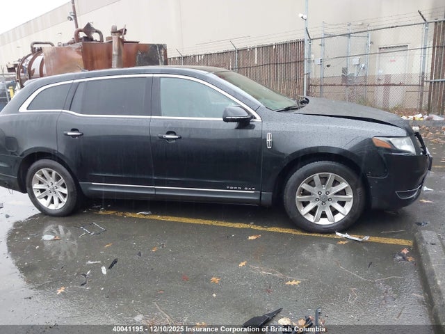 Lincoln MKT 2014 2LMHJ5NK6EBL54523 Image 13