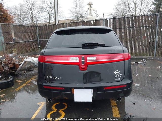 Lincoln MKT 2014 2LMHJ5NK6EBL54523 Image 16