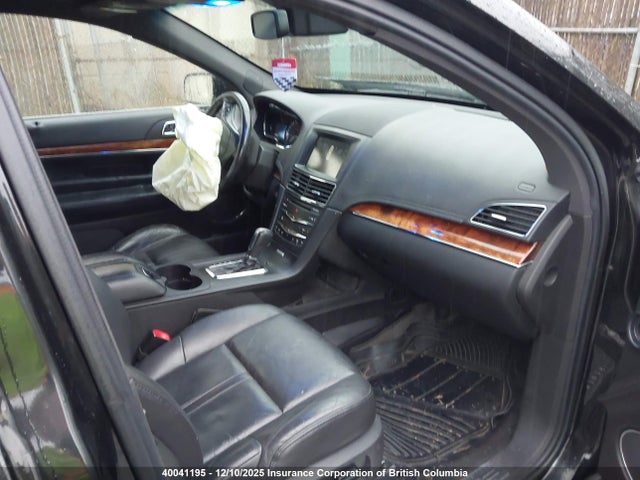 Lincoln MKT 2014 2LMHJ5NK6EBL54523 Image 5