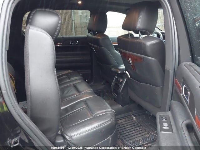 Lincoln MKT 2014 2LMHJ5NK6EBL54523 Image 8