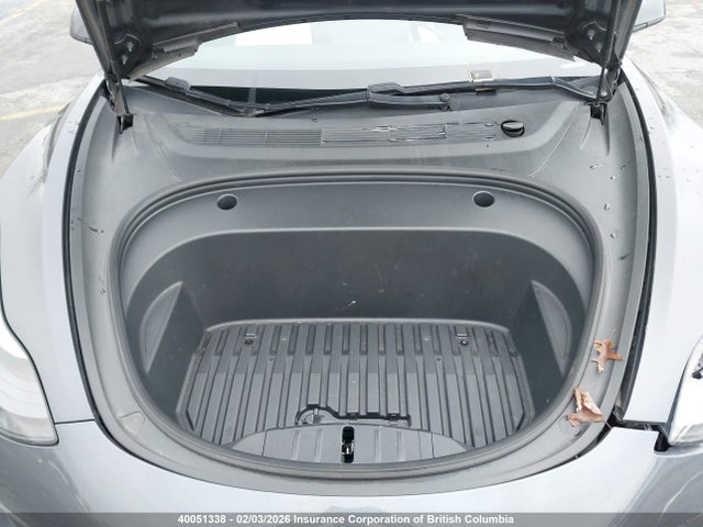 5YJ3E1EA4MF028817 Tesla MODEL 3