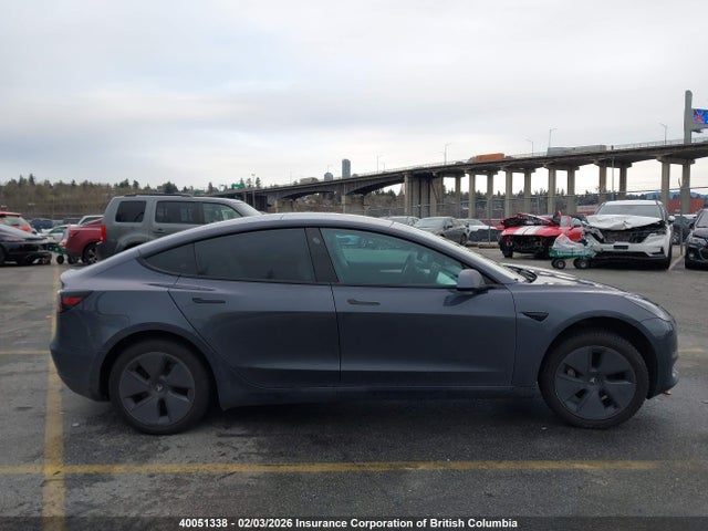 5YJ3E1EA4MF028817 Tesla MODEL 3