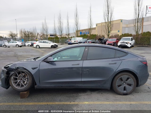 5YJ3E1EA4MF028817 Tesla MODEL 3
