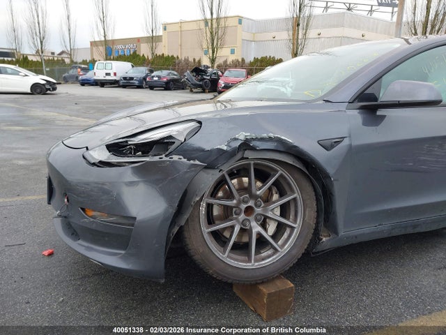 5YJ3E1EA4MF028817 Tesla MODEL 3