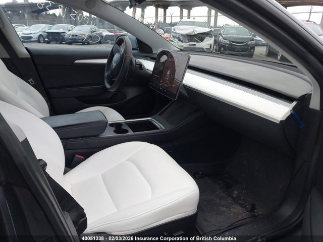 5YJ3E1EA4MF028817 Tesla MODEL 3