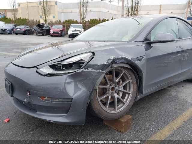 5YJ3E1EA4MF028817 Tesla MODEL 3