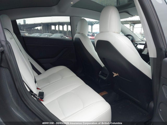 5YJ3E1EA4MF028817 Tesla MODEL 3