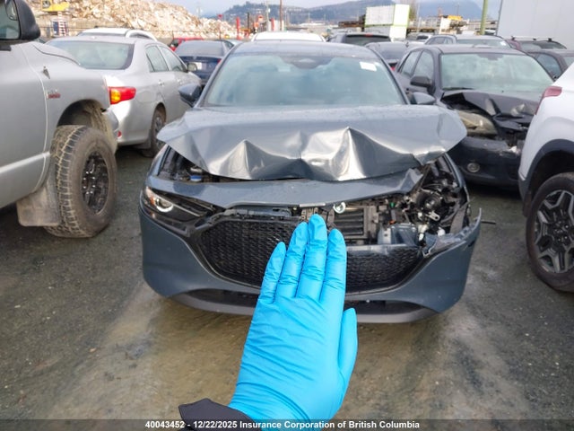JM1BPBLM8R1655240 Mazda 3 Preferred