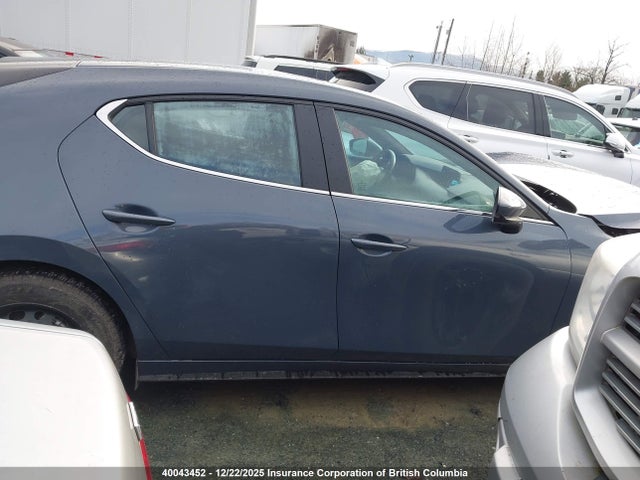 JM1BPBLM8R1655240 Mazda 3 Preferred