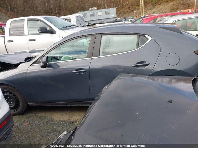 JM1BPBLM8R1655240 Mazda 3 Preferred