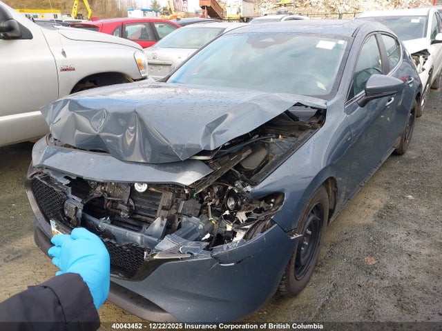 JM1BPBLM8R1655240 Mazda 3 Preferred