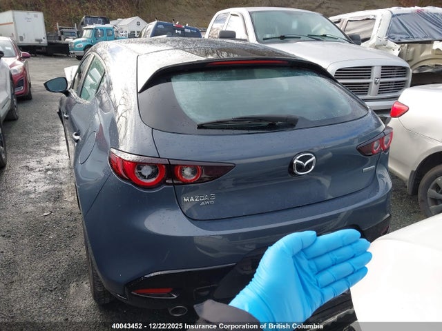 JM1BPBLM8R1655240 Mazda 3 Preferred