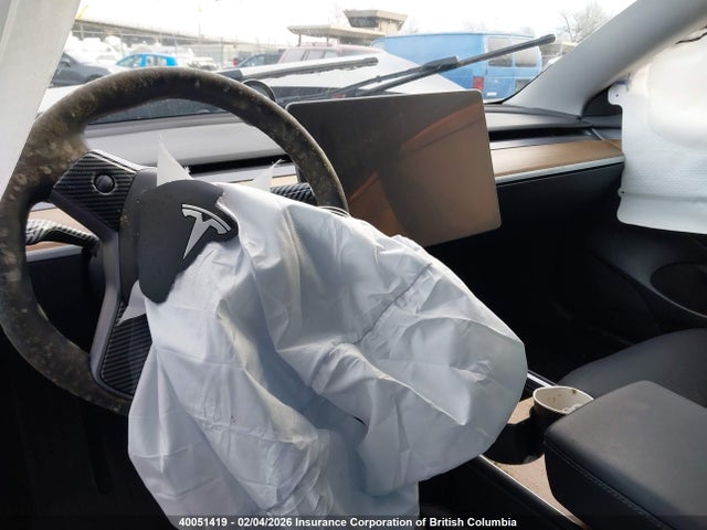 5YJ3E1EB2PF701701 Tesla MODEL 3