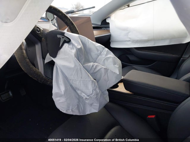 5YJ3E1EB2PF701701 Tesla MODEL 3
