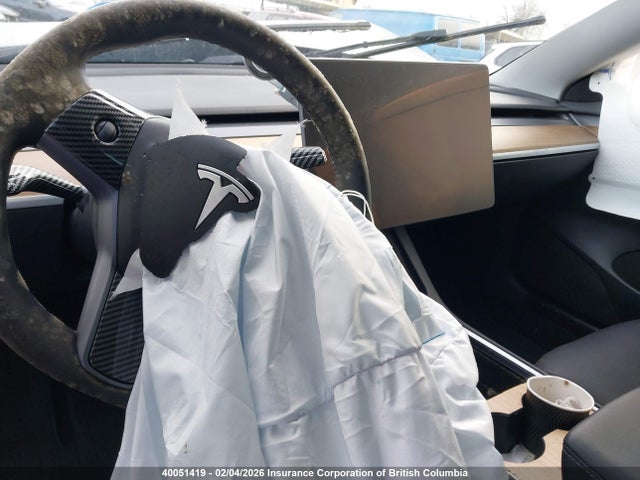 5YJ3E1EB2PF701701 Tesla MODEL 3