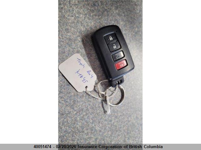 JTMDJREV1HD136410 Toyota RAV4