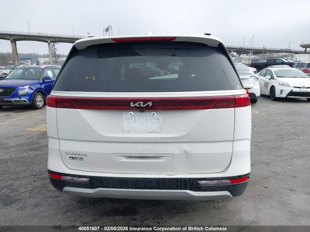 KNDNB5H3XR6425781 KIA Carnival Lx