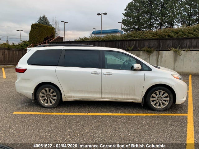 5TDDZ3DC4HS171663 Toyota Sienna Xle/limited