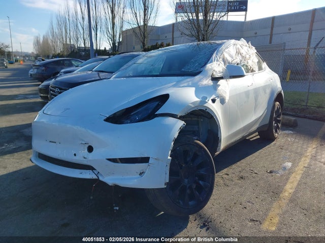 LRWYGDEE8RC670611 Tesla Model Y