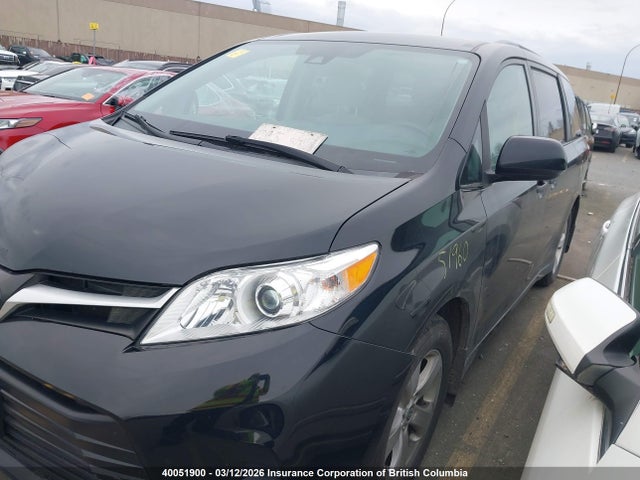 Toyota Sienna L 2020 5TDZZ3DC5LS070825 Image 2