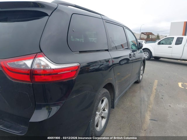 Toyota Sienna L 2020 5TDZZ3DC5LS070825 Image 4