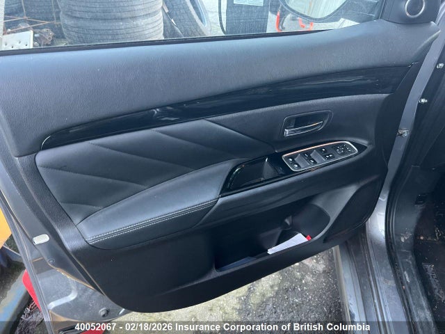 JA4J24A51JZ620962 Mitsubishi Outlander Se/gt
