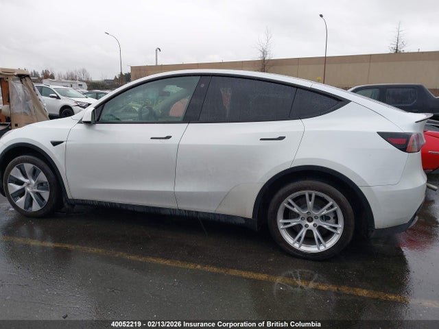 7SAYGDEE6NF542273 Tesla Model Y
