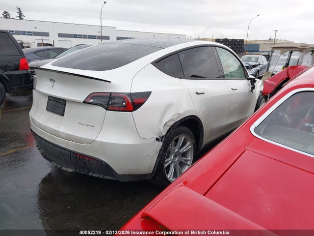7SAYGDEE6NF542273 Tesla Model Y