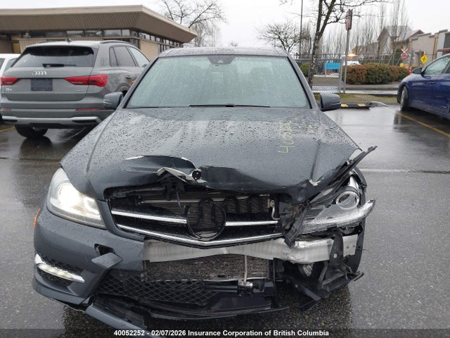 Mercedes-Benz C 300 4matic 2014 WDDGF8AB1EA962875 Image 13
