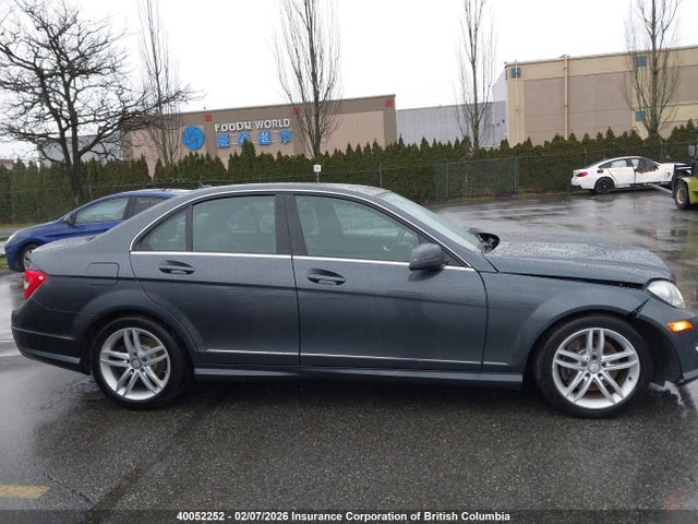 Mercedes-Benz C 300 4matic 2014 WDDGF8AB1EA962875 Image 14