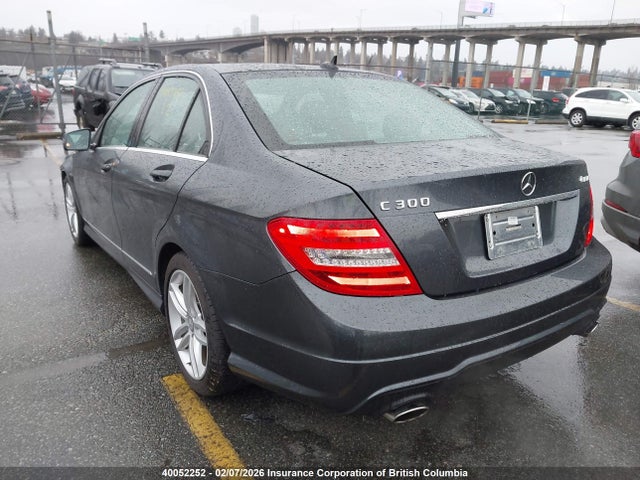 Mercedes-Benz C 300 4matic 2014 WDDGF8AB1EA962875 Image 3