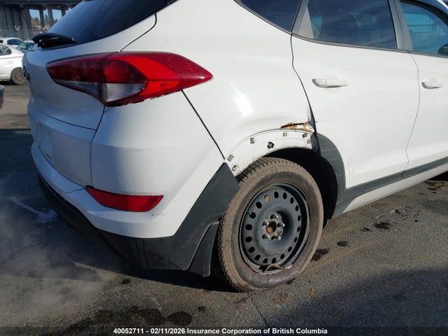 KM8J33A42HU428120 Hyundai TUCSON SE