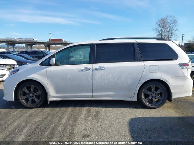 Toyota SIENNA SE 2016 5TDXK3DC8GS748422 Image 15