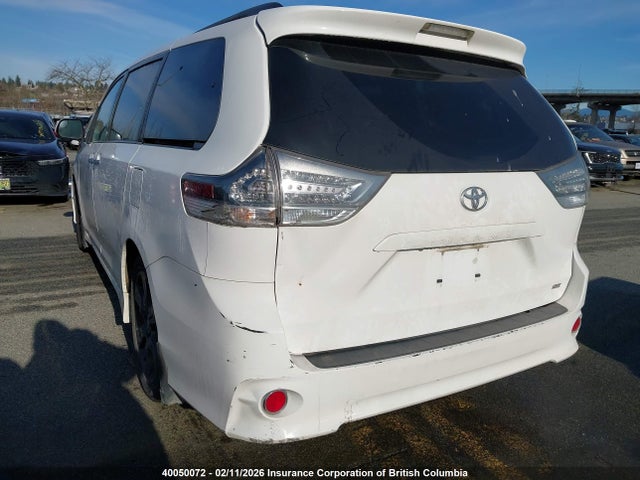 Toyota SIENNA SE 2016 5TDXK3DC8GS748422 Image 3