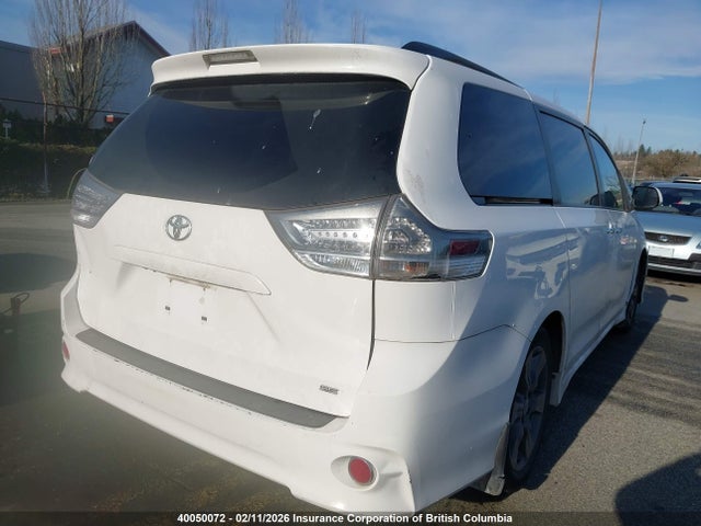 Toyota SIENNA SE 2016 5TDXK3DC8GS748422 Image 4