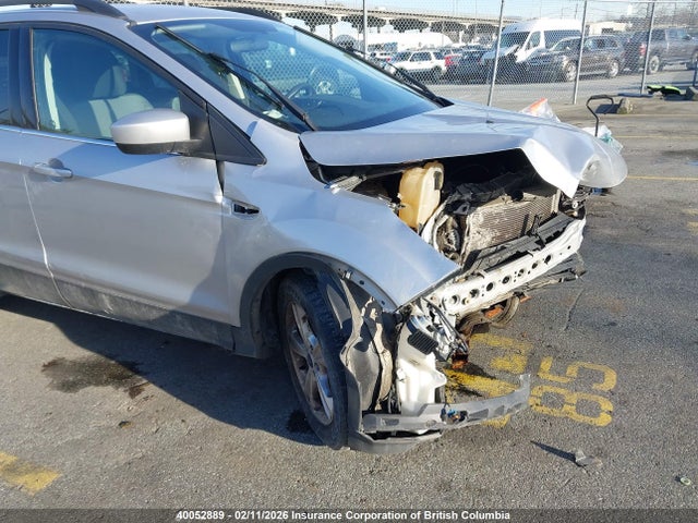 1FMCU9GX8FUB99305 Ford ESCAPE SE
