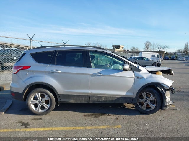 1FMCU9GX8FUB99305 Ford ESCAPE SE