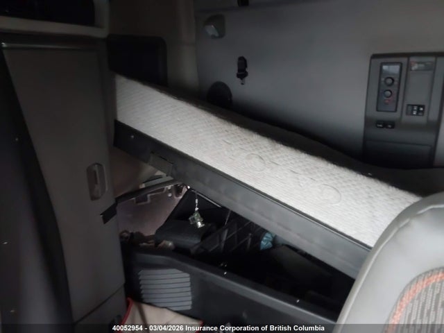Volvo Vn L 2024 4V4NC9EHXRN653696 Image 8