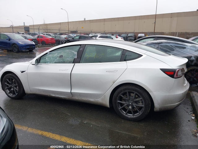 5YJ3E1EA8LF715703 Tesla MODEL 3