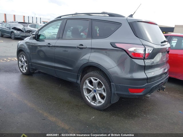 1FMCU9J91JUC97515 Ford Escape Titanium