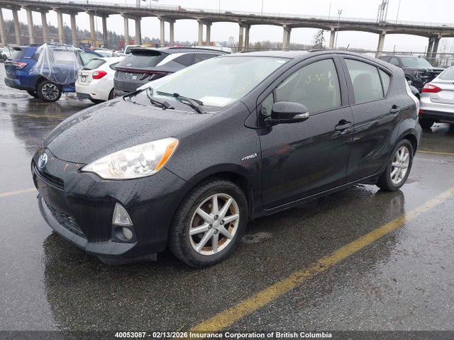 JTDKDTB37E1570634 Toyota Prius